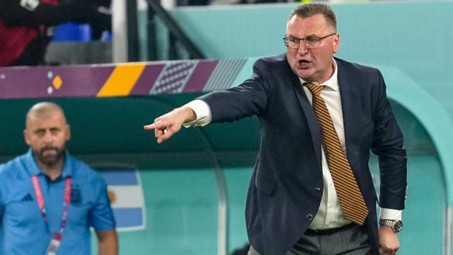 波兰队表现不正常，因为主帅算到不能吃黄牌？