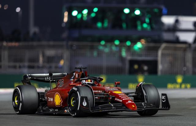 华体会体育-2022赛季F1总结②：临场频犯错 法拉利一再辜负期望